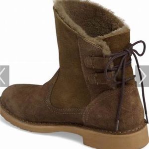 Ugg Naiyah boots in Spruce. Size 7.5